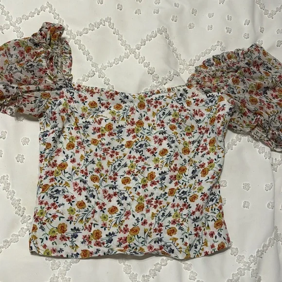 🌸LOWEST PRICE🌸Flynn Skye Floral Crop top - Picture 4 of 8